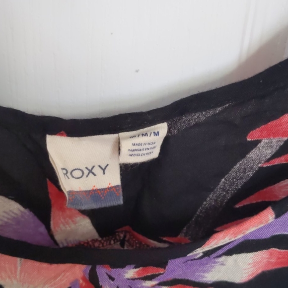 2 for $10 / Roxy floral print top - Picture 6 of 6